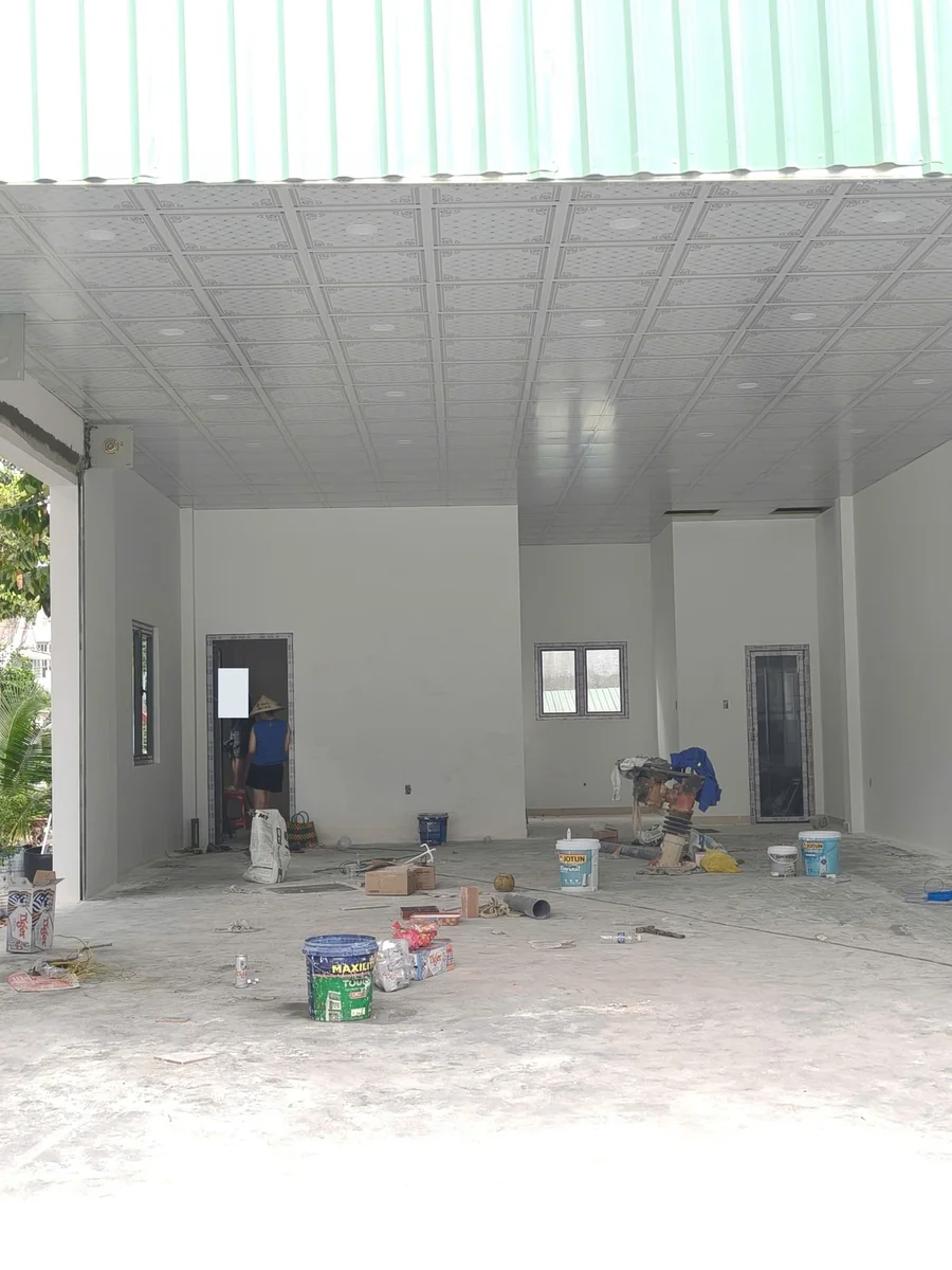 Nội thất, trần và cửa; giữ nguyên vật tư hiện trường